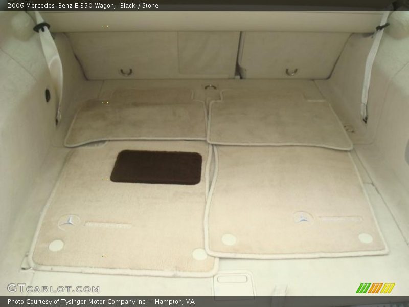  2006 E 350 Wagon Trunk