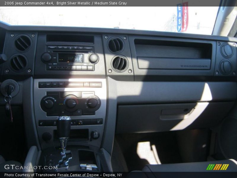 Bright Silver Metallic / Medium Slate Gray 2006 Jeep Commander 4x4