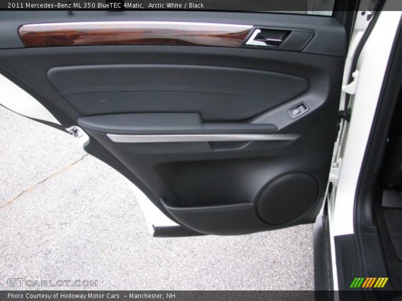 Arctic White / Black 2011 Mercedes-Benz ML 350 BlueTEC 4Matic
