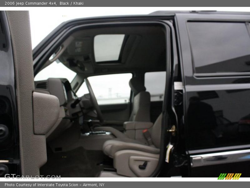 Black / Khaki 2006 Jeep Commander 4x4