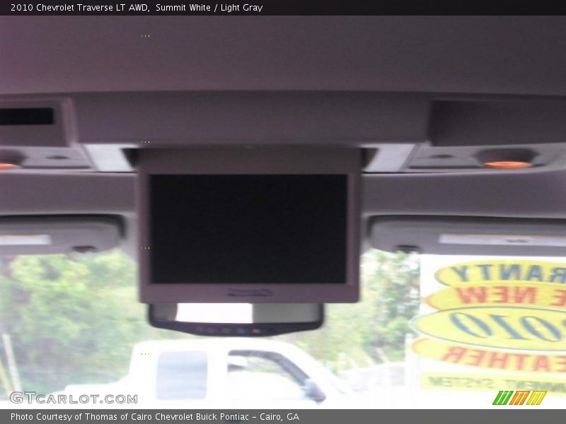 Summit White / Light Gray 2010 Chevrolet Traverse LT AWD