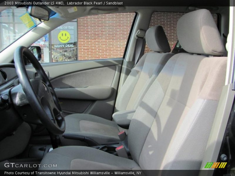 Labrador Black Pearl / Sandblast 2003 Mitsubishi Outlander LS 4WD