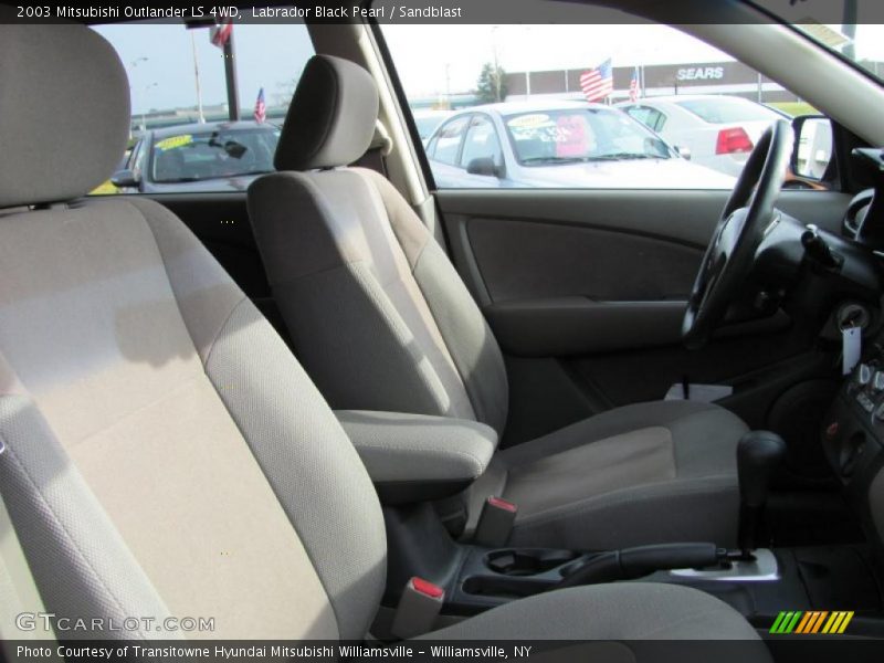 Labrador Black Pearl / Sandblast 2003 Mitsubishi Outlander LS 4WD