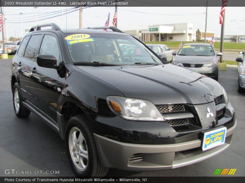 Labrador Black Pearl / Sandblast 2003 Mitsubishi Outlander LS 4WD