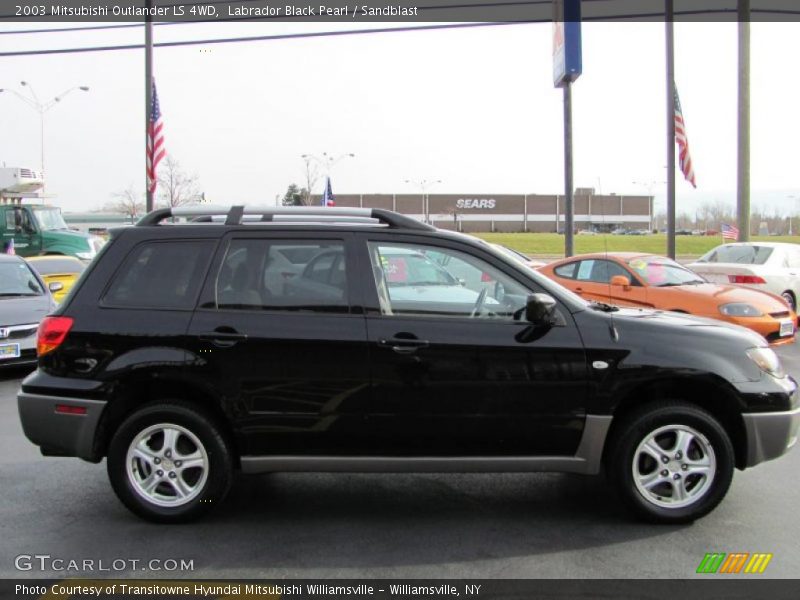 Labrador Black Pearl / Sandblast 2003 Mitsubishi Outlander LS 4WD