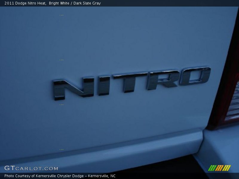 Bright White / Dark Slate Gray 2011 Dodge Nitro Heat