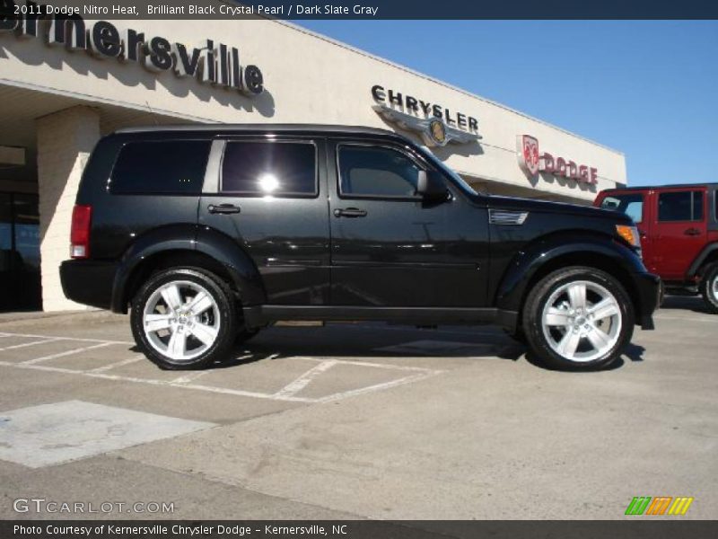 Brilliant Black Crystal Pearl / Dark Slate Gray 2011 Dodge Nitro Heat