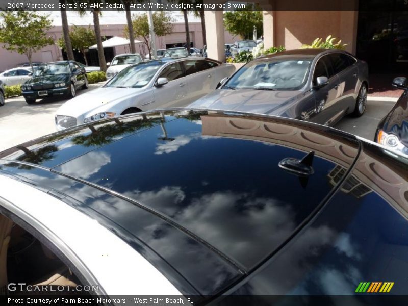 Sunroof of 2007 S 65 AMG Sedan