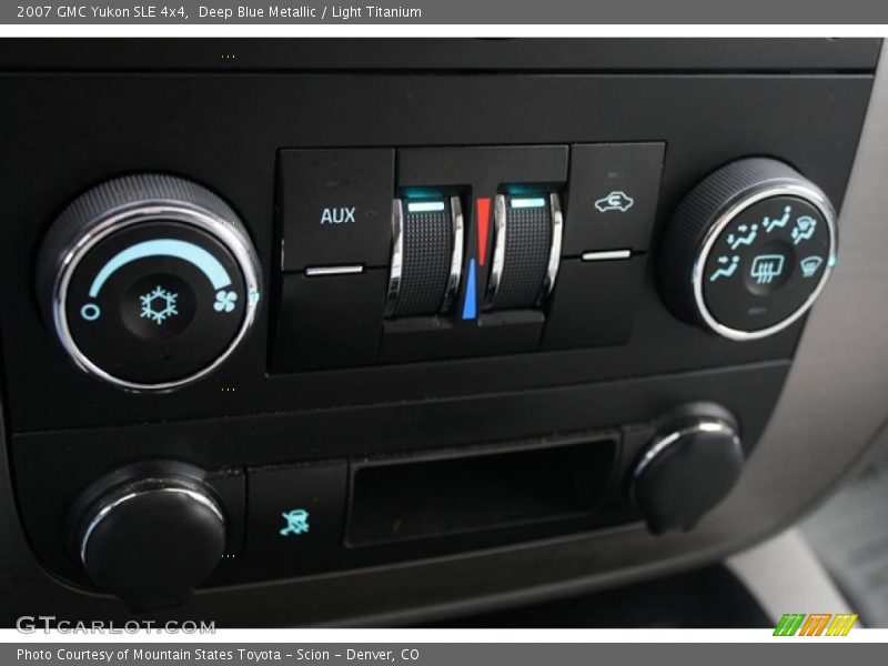 Deep Blue Metallic / Light Titanium 2007 GMC Yukon SLE 4x4