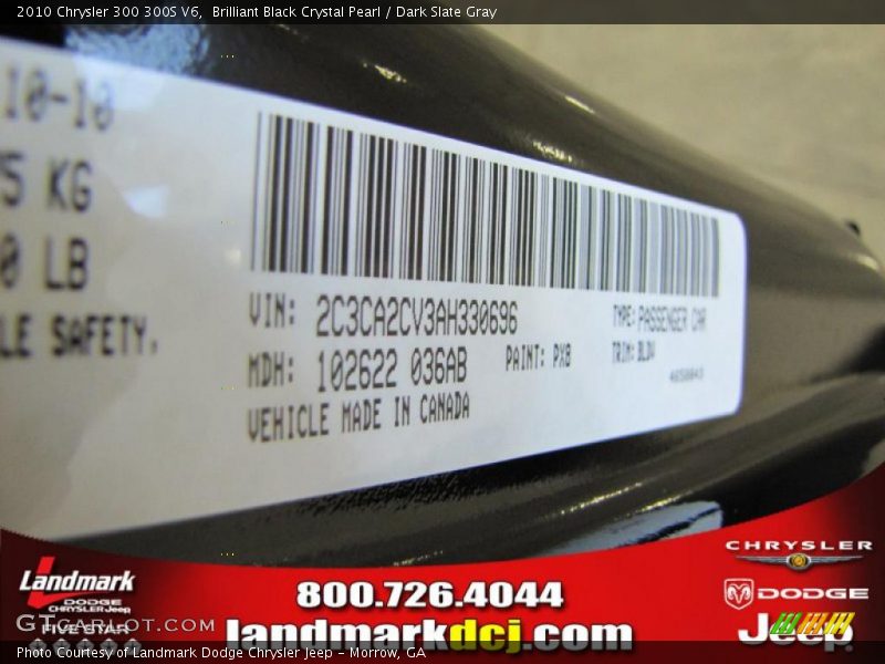 Brilliant Black Crystal Pearl / Dark Slate Gray 2010 Chrysler 300 300S V6