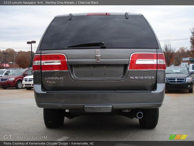 Sterling Grey Metallic / Charcoal Black 2010 Lincoln Navigator 4x4
