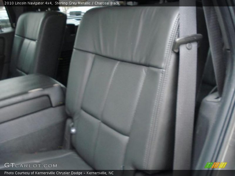 Sterling Grey Metallic / Charcoal Black 2010 Lincoln Navigator 4x4