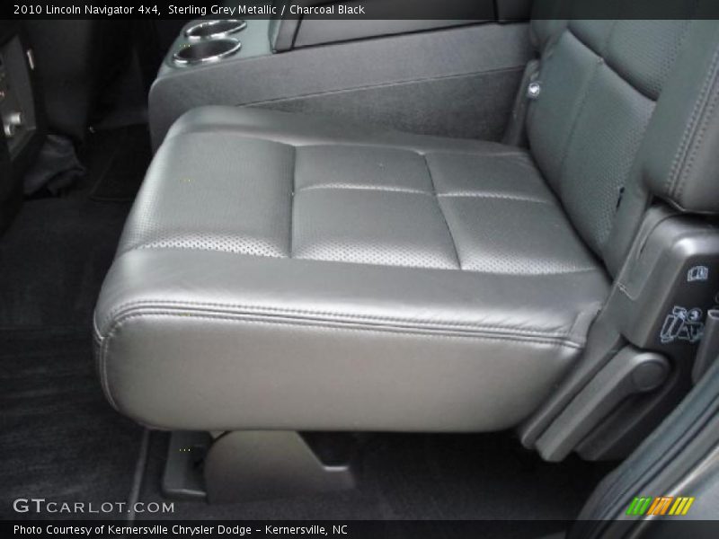 Sterling Grey Metallic / Charcoal Black 2010 Lincoln Navigator 4x4