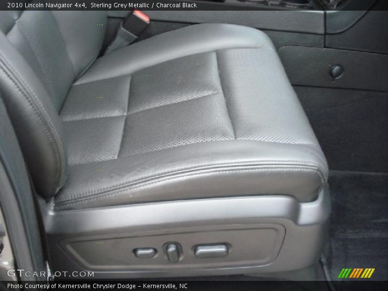 Sterling Grey Metallic / Charcoal Black 2010 Lincoln Navigator 4x4
