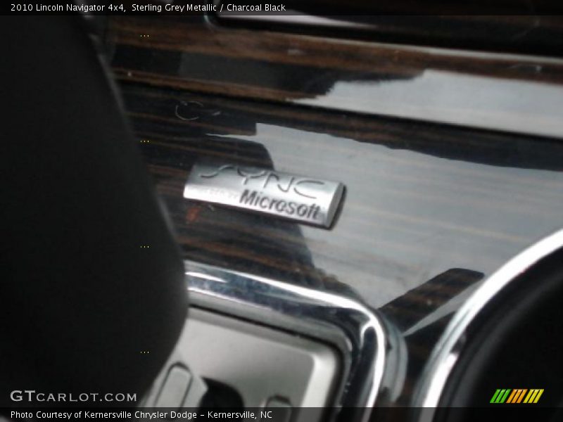 Sterling Grey Metallic / Charcoal Black 2010 Lincoln Navigator 4x4