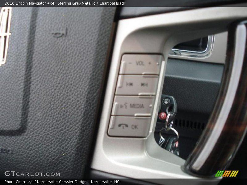Sterling Grey Metallic / Charcoal Black 2010 Lincoln Navigator 4x4