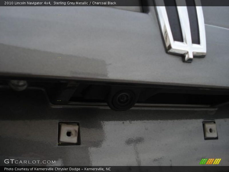 Sterling Grey Metallic / Charcoal Black 2010 Lincoln Navigator 4x4