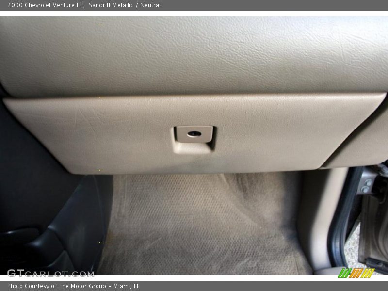 Sandrift Metallic / Neutral 2000 Chevrolet Venture LT