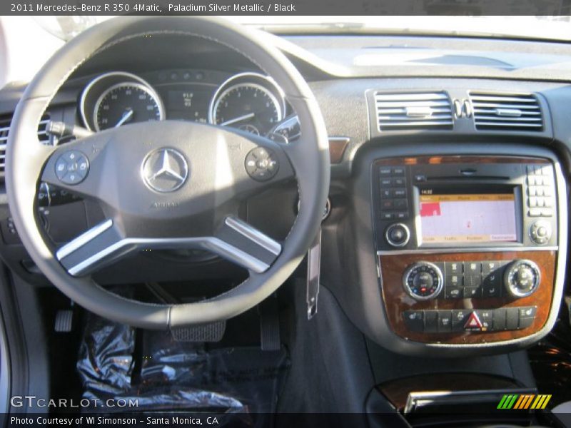 Dashboard of 2011 R 350 4Matic