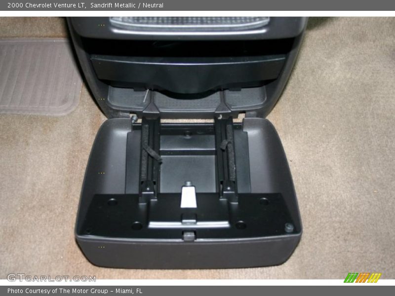 Sandrift Metallic / Neutral 2000 Chevrolet Venture LT
