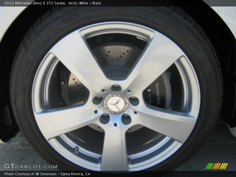 Arctic White / Black 2011 Mercedes-Benz E 350 Sedan