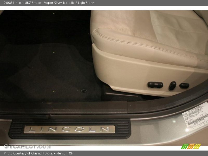 Vapor Silver Metallic / Light Stone 2008 Lincoln MKZ Sedan