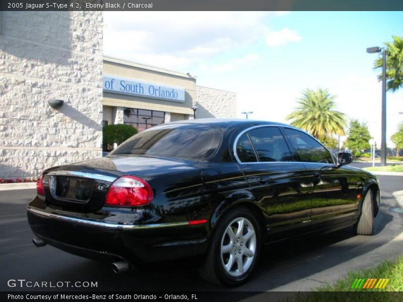 Ebony Black / Charcoal 2005 Jaguar S-Type 4.2