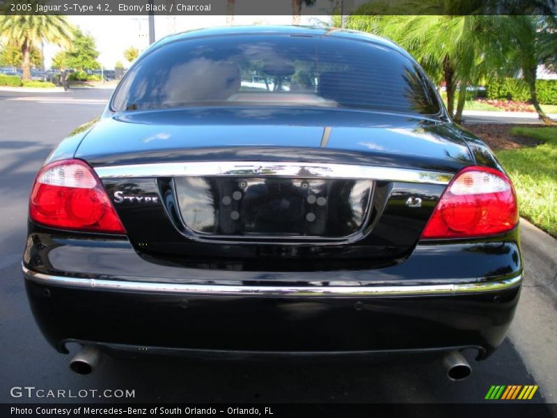 Ebony Black / Charcoal 2005 Jaguar S-Type 4.2