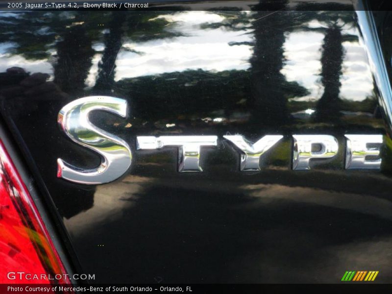  2005 S-Type 4.2 Logo