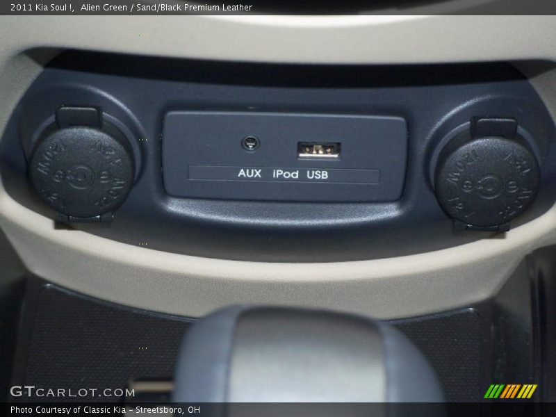 Alien Green / Sand/Black Premium Leather 2011 Kia Soul !