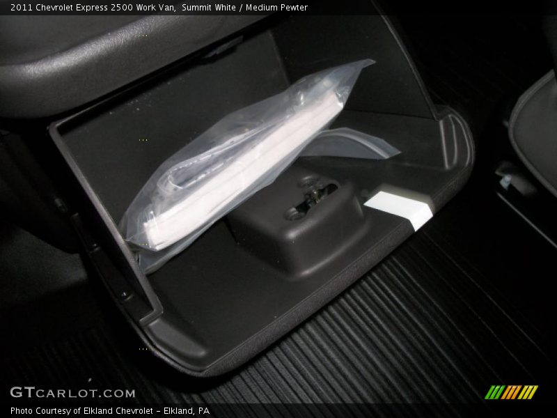 Summit White / Medium Pewter 2011 Chevrolet Express 2500 Work Van
