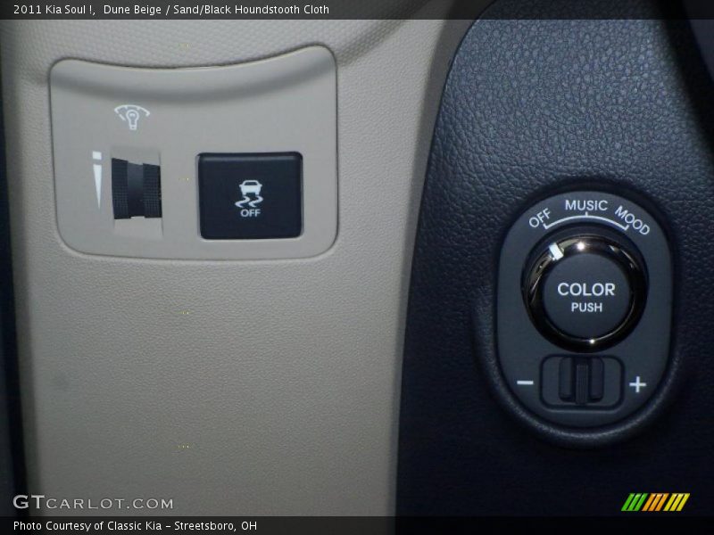 Dune Beige / Sand/Black Houndstooth Cloth 2011 Kia Soul !