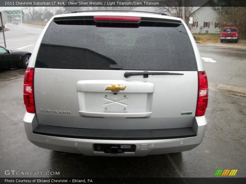 Sheer Silver Metallic / Light Titanium/Dark Titanium 2011 Chevrolet Suburban LT 4x4