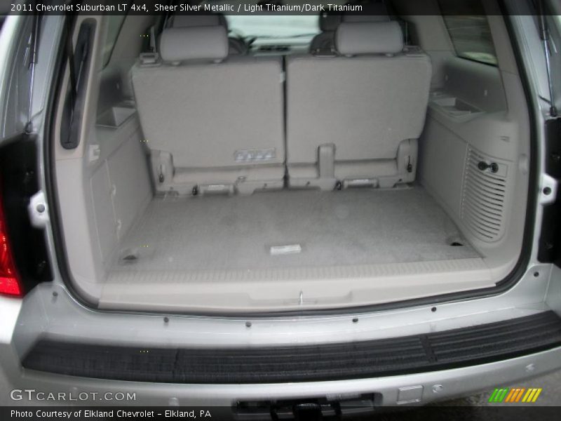  2011 Suburban LT 4x4 Trunk