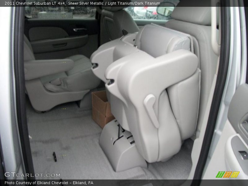 Sheer Silver Metallic / Light Titanium/Dark Titanium 2011 Chevrolet Suburban LT 4x4