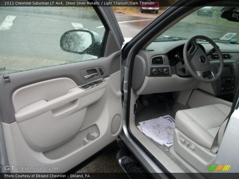 Sheer Silver Metallic / Light Titanium/Dark Titanium 2011 Chevrolet Suburban LT 4x4