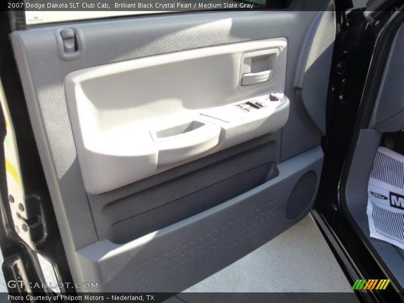 Door Panel of 2007 Dakota SLT Club Cab