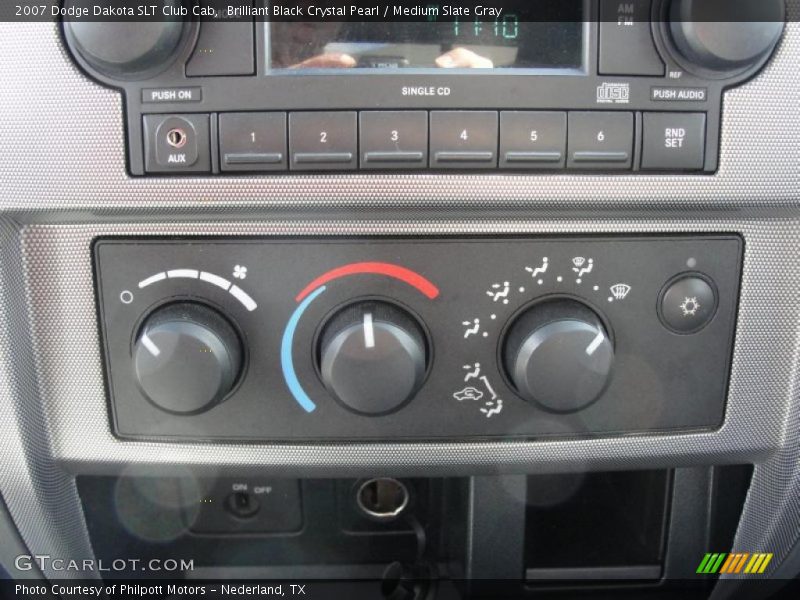 Controls of 2007 Dakota SLT Club Cab