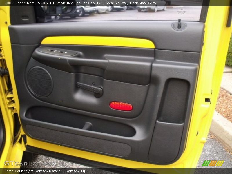 Door Panel of 2005 Ram 1500 SLT Rumble Bee Regular Cab 4x4
