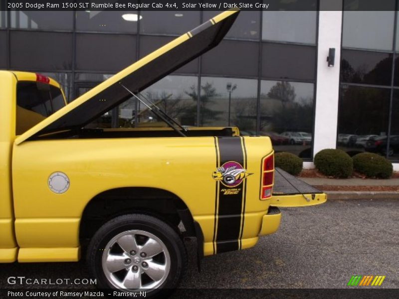 Solar Yellow / Dark Slate Gray 2005 Dodge Ram 1500 SLT Rumble Bee Regular Cab 4x4