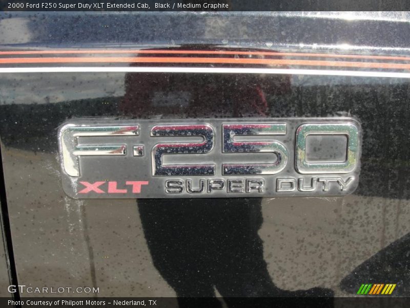  2000 F250 Super Duty XLT Extended Cab Logo