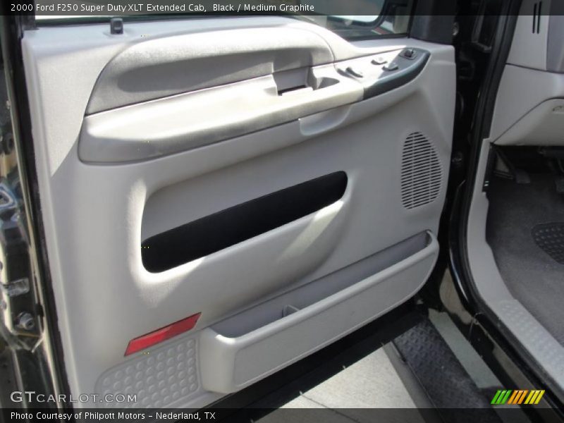 Door Panel of 2000 F250 Super Duty XLT Extended Cab