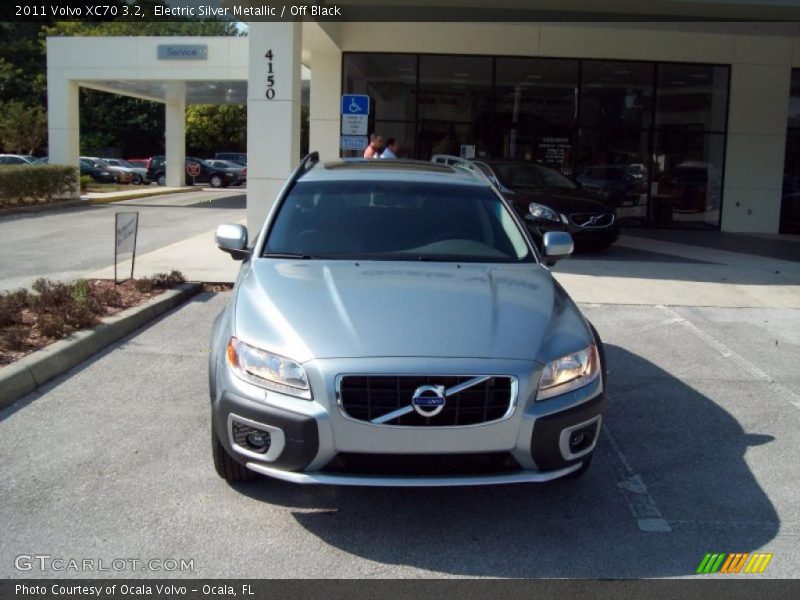 Electric Silver Metallic / Off Black 2011 Volvo XC70 3.2