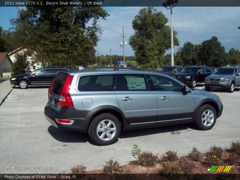 Electric Silver Metallic / Off Black 2011 Volvo XC70 3.2