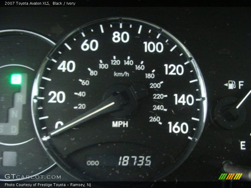 Black / Ivory 2007 Toyota Avalon XLS