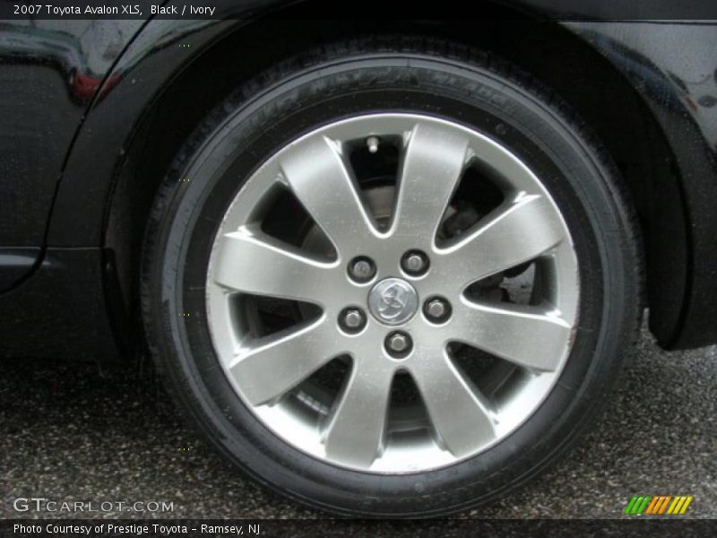 Black / Ivory 2007 Toyota Avalon XLS