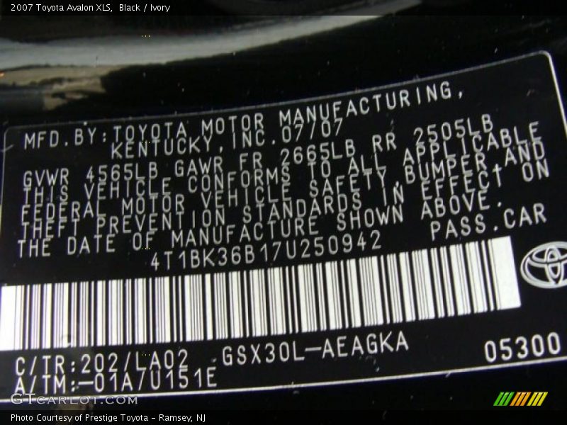 Black / Ivory 2007 Toyota Avalon XLS
