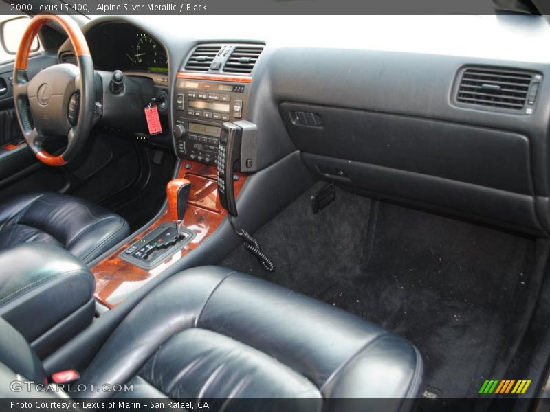 Dashboard of 2000 LS 400