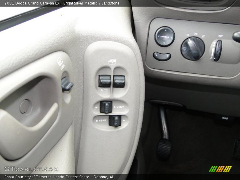 Bright Silver Metallic / Sandstone 2001 Dodge Grand Caravan EX