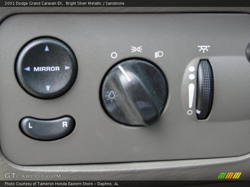 Bright Silver Metallic / Sandstone 2001 Dodge Grand Caravan EX